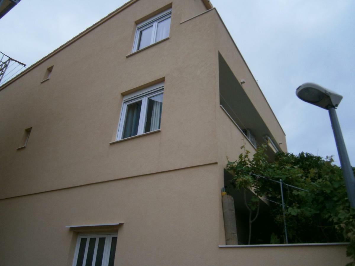 Apartment Willy คอมีชา ภายนอก รูปภาพ