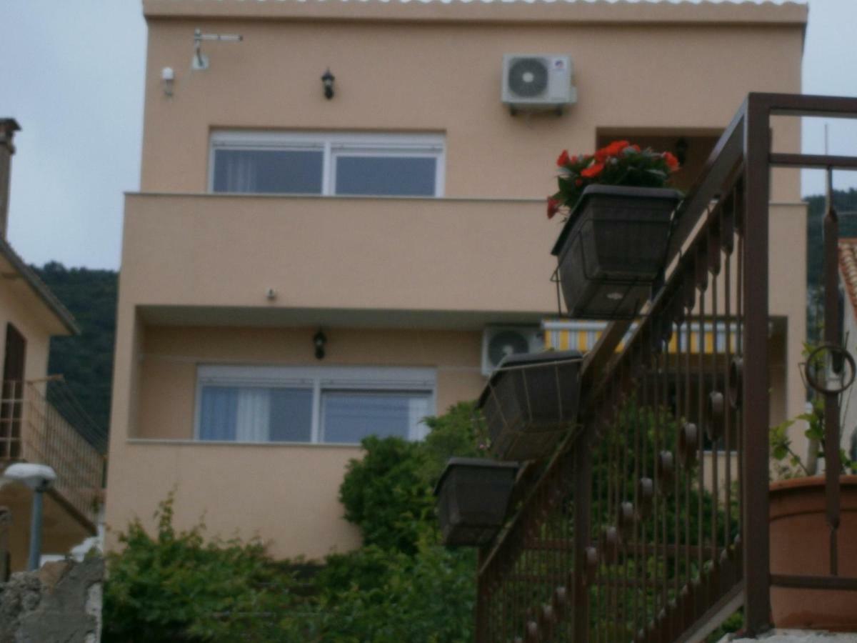 Apartment Willy คอมีชา ภายนอก รูปภาพ